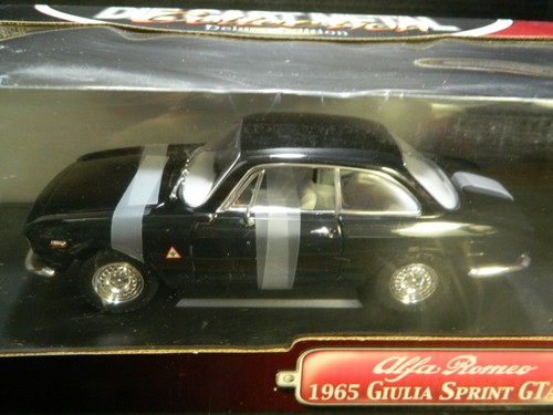 Yat Ming Black 1965 Alfa Romeo Giulia Sprint GTA 1:18 Scale DieCast Car New In B - Picture 4 of 9