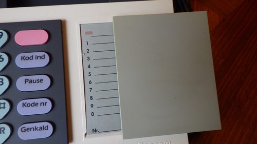 Bang & Olufsen Design, P&T Telefon, BeoCom 1000 cremefarbig/grau, farbige Tasten - Zdjęcie 3 z 10