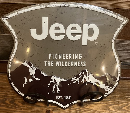 Jeep Schild Pionier der Wildnis mit Bergen und Est. Geschenk für Männerhöhle 1941 - Bild 1 von 2