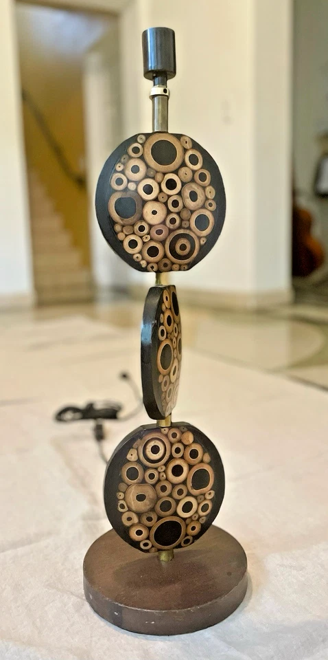 Lámpara de mesa articulada con incrustaciones de bambú R&Y Augousti Paris Foto 2 de 4