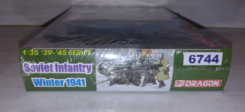 2013 Soviet Infantry Winter 1941 Model Kit #6744 by Dragon 1:35 - NIB - Picture 3 of 8