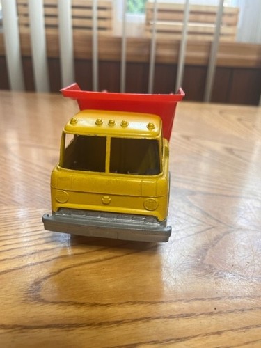 VINTAGE HUBLEY USA FORD COE CABINA GIALLA E SCARICO PLASTICA ROSSO HUBLEY 1490 - Foto 2 di 8