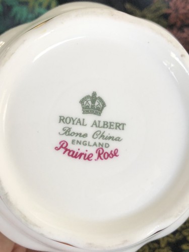 TAZA DE CAFÉ Royal Albert hueso China rosa pradera excelente estado - Imagen 4 de 4