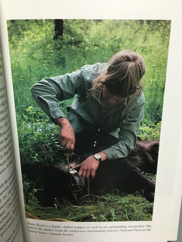 "Following the Pack: The World of Wolf Research" Link/Crowley 1st/1st HC/DJ 1994 - Picture 7 of 12