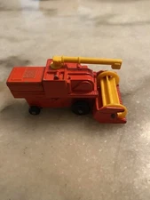1977 MATCHBOX LESNEY SUPERFAST NO 51 COMBINE HARVESTER RED YELLOW ENGLAND 339