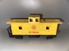 Kusan KMT Auburn Trains 37201 PRR Yellow Cabo...
