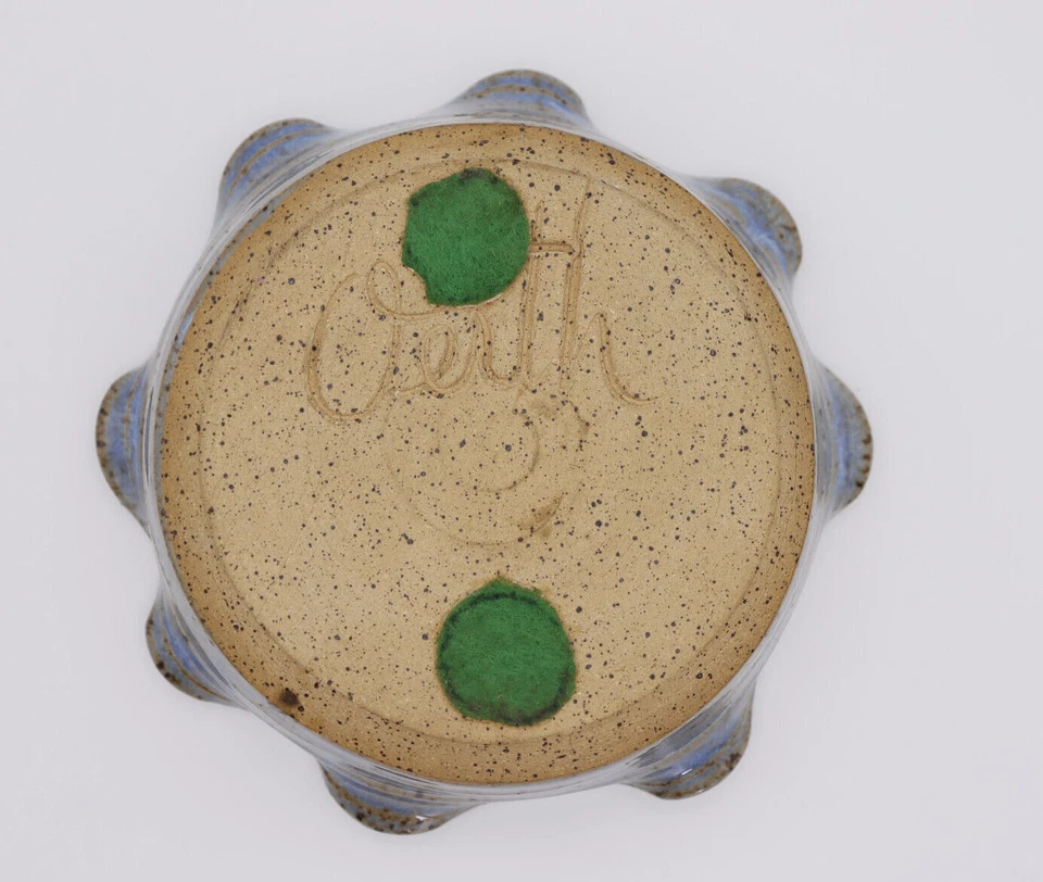 5-дюймовый синий и коричневый крапчатый керамический подсвечник Oerth. Отличное состояние товара. - Изображение 3 из 3