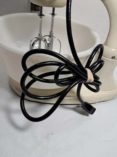 (RARE) Dormeyer Vertical Stand Mixer - Picture 8 of 10