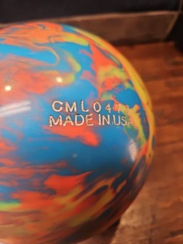 Brunswick Donald Duck COSMIC BOWLING BALL 8 LBS RARE - Picture 2 of 5