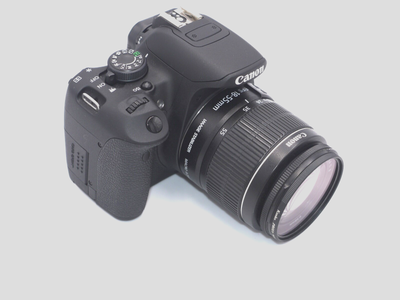 【C7057】 Canon EOS KISS X7i EF-S 18-55mm Canon Digital SLR Camera EOS Kiss X7i Lens Kit 18.0MP EF-S18