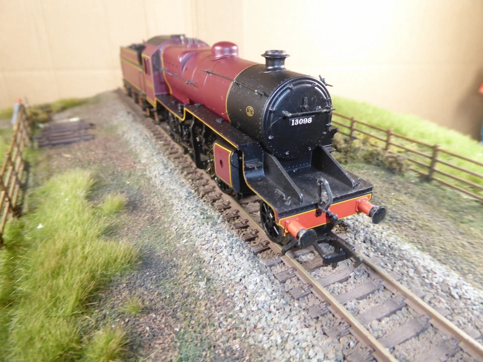 Bachmann 00 Gauge LMS 5MT Crab Steam Loco/Tender 2-6-0 no 13098 LMS Maroon - Image 2 of 4