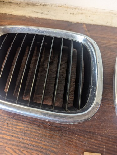 BMW Z3 Bonnet Kidney Grilles Chrome Pair 51138412949 / 8412950 - Picture 5 of 13