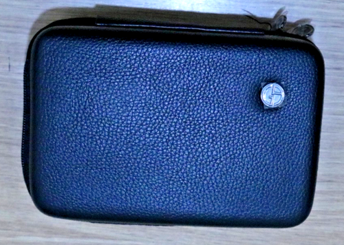 Giorgio Armani Reiseetui Tasche schwarz Hartschale veganes Leder Amenity NEU - Bild 1 von 11
