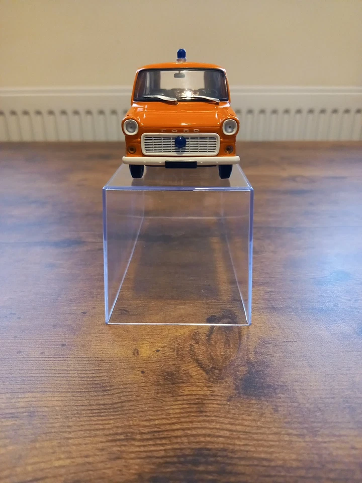 Autobús Ford Transit MINICHAMPS PAULS ART POLICE **NO EN CAJA ORIGINAL** Foto 3 de 4