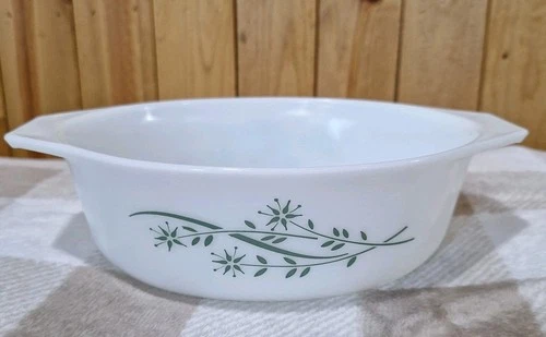 Pyrex Honeysuckle Oval Dish White w/Green Flowers - 043 - 1 1/2 qt VTG