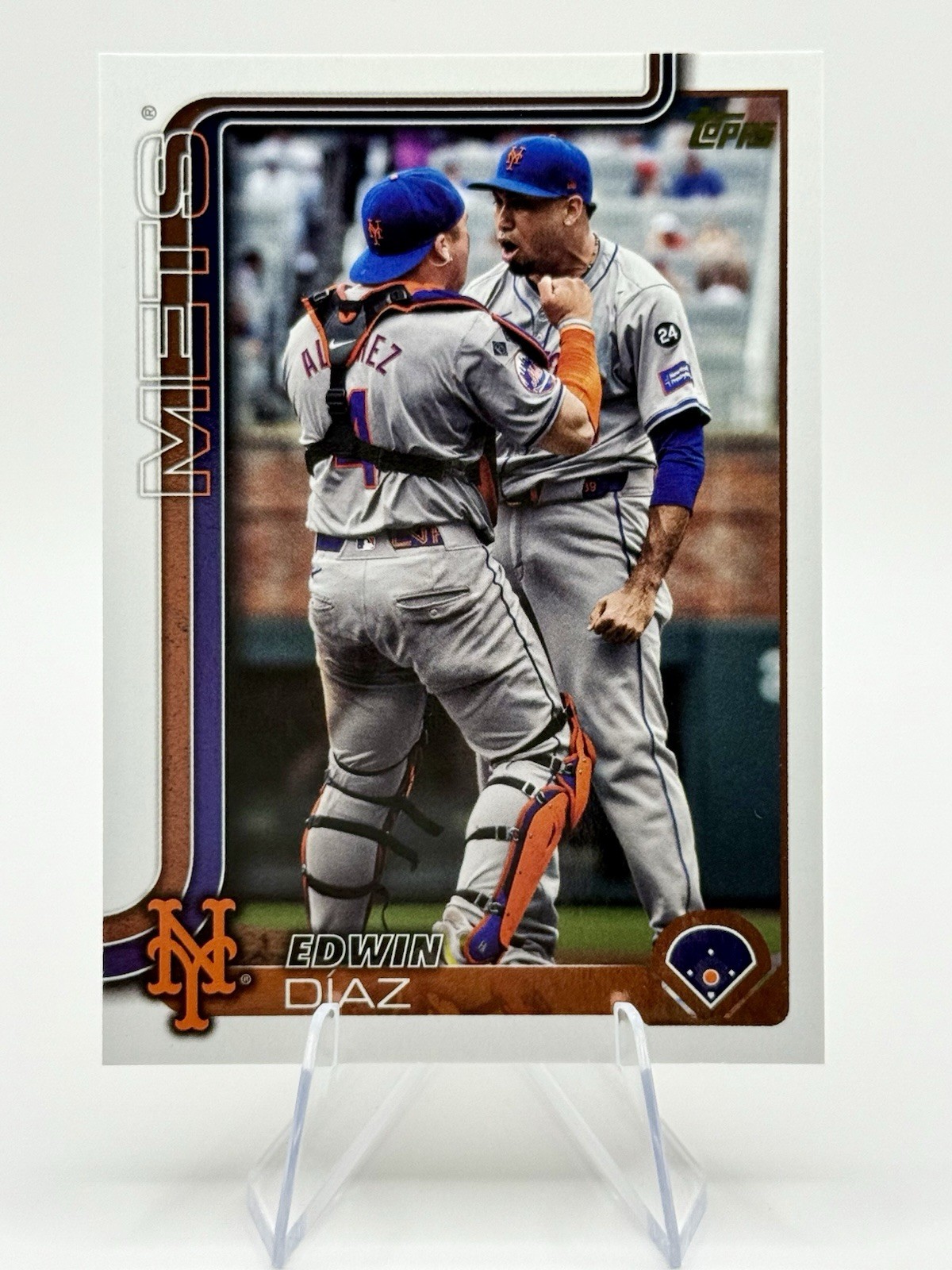 2025 Topps Series 1 Golden Mirror Image Variation Edwin Diaz SSP Mets #286