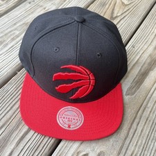Mitchell  Ness Toronto Raptors Core Basic Black/Red Adjustable Snapback Hat