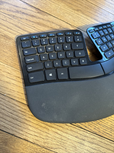 Microsoft Sculpt Ergonomic Wireless Keyboard Model 1559 - No Dongle - Picture 2 of 5