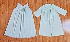 Vtg Shadowline Nightgown  Robe Set Size S-M Nylon Lace Mint Silky Soft Lingerie