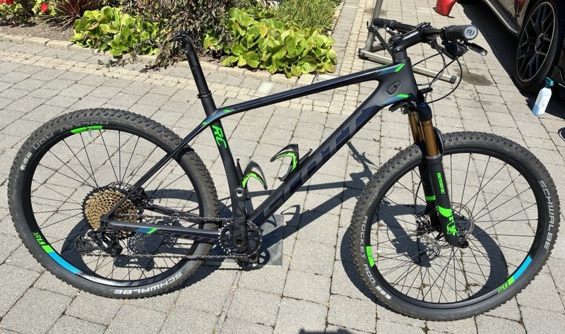 Scott Scale RC 700 Ultimate Carbon Hardtail MTB - Size Large in excellent condit