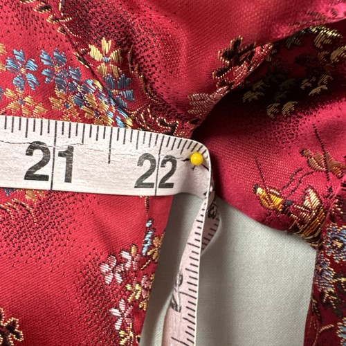 Bata de cigarro Solz ardilla kimono bordada talla 50 rojo negro ribete asiático satinado - Imagen 9 de 10