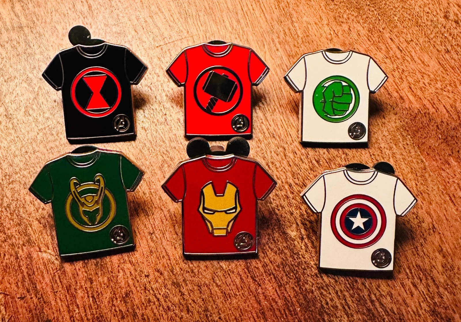 DISNEY 6 PIN MARVEL T-SHIRT HIDDEN MICKEY IRONMAN CHASER HULK LOKI DISNEYLAND