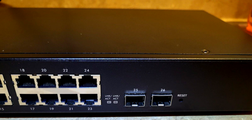 ZyXEL Gs1510-24 24-port Managed Gigabit Switch With Rackmount Brackets & Cord - Picture 4 of 9