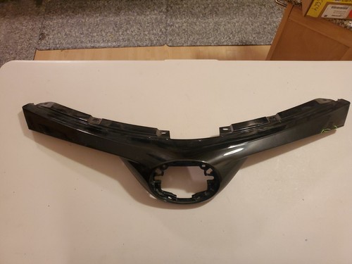 2016 2017 2018 Toyota RAV4 OEM Front Bumper Grille 53101-0R130 Black CRACKED  - Picture 1 of 11