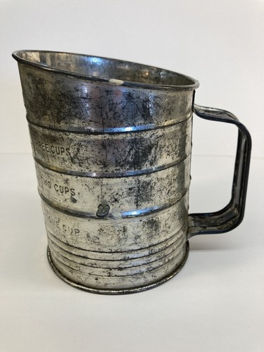 Bromwell's Vintage 3 Cup Flour Measuring Sifter - Metal with Wood Knob on Crank - Picture 4 of 6
