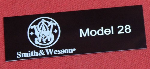 Placa vitrina Smith & Wesson modelo 28  - Imagen 1 de 2
