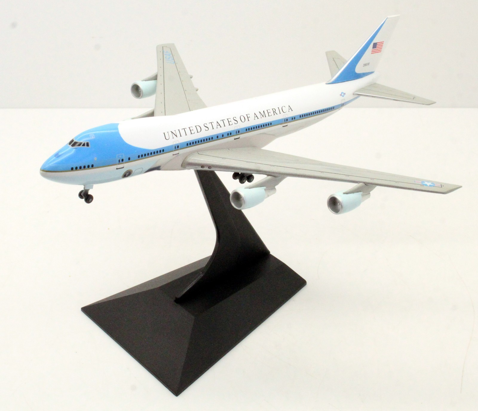 1 400 DRAGON WINGS 55110 B747-2G4B VC-25A 'AIR FORCE ONE' (D29) 1 400 DRAGON WINGS 55110 B747-2G4B VC-25A 'AIR FORCE ONE' (D29)