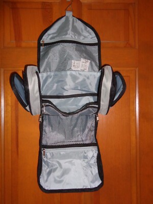 BELLA RUSSO HANGING COSMETICS/TOILETRIES TRAVELING BAG 5 ZIPPERED COMPARTMENTS