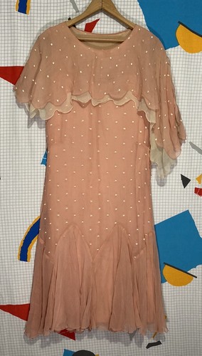 Vintage 20s Silk Flapper Dress Art Deco Drop Waist Asymmetrical Polka Dot Crepe - Bild 1 von 24