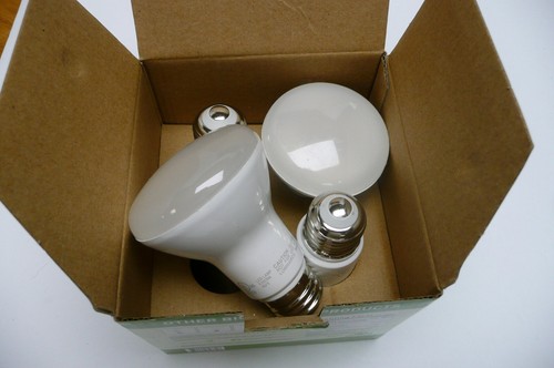 4 Pack Ed Br20 Dimmable Led Bulb 3000k Bright Soft White 7w =50-Watt Replacement - Picture 2 of 7