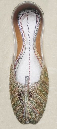 US 6-9 WOMEN HANDMADE MULTI GOLDEN THREAD WORK FLAT JOTI LEATHER KHUSSA - Picture 7 of 8