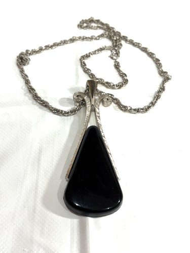1974 Avon Signed Ebony Teardrop Pendant & Silver Tone Necklace - Picture 2 of 7