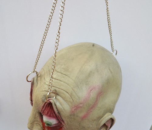 Accesorios de Halloween de tamaño natural Scary Walking Dead Zombie cabeza encadenada podrida - Imagen 8 de 9