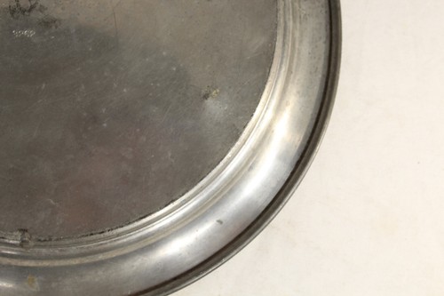 Plato de peltre antiguo monograma con jarra con sello 3262 - Imagen 16 de 19