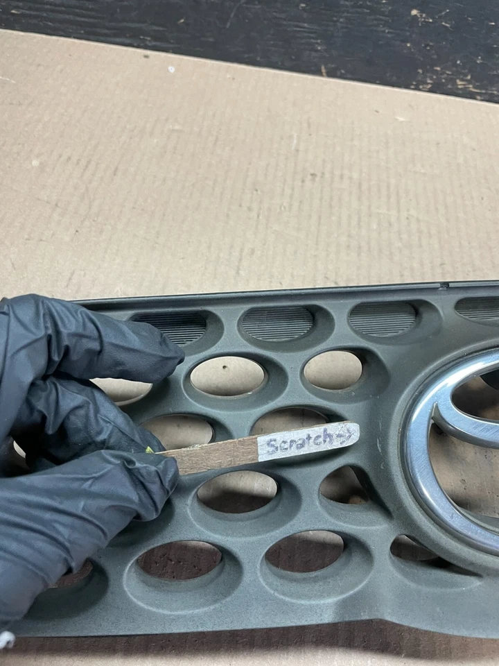 Grelha dianteira Toyota Matrix 2003 a 2004 M8077 PS - Imagem 4 de 4