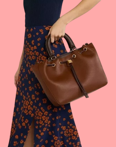 Bolso de mano Time and Tru Brynlee de cuero sintético con cordón castaño para mujer - Imagen 5 de 5