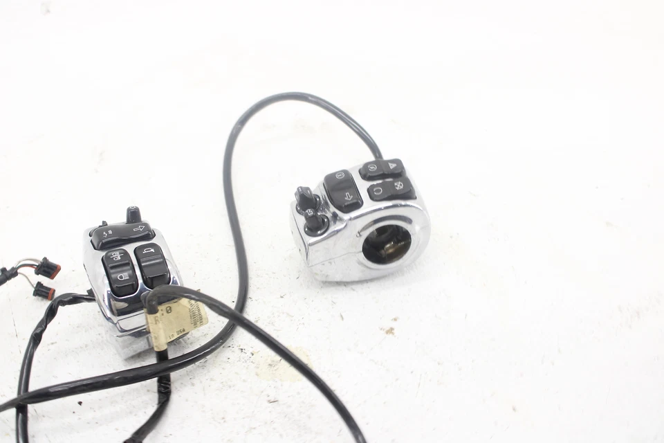 Harley-Davidson Road Street Glide CVO 2016-2018 retroiluminada derecha Switch Pak Foto 4 de 4