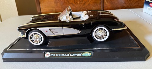 Gearbox #17952 - 1958 Chevrolet Corvette 1/12 Black Roadster - Picture 4 of 12