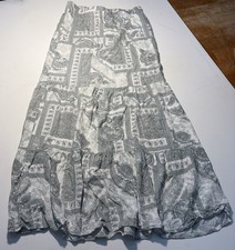 Boho Cottagecore Rayon Tiered Maxi Skirt White Paisley Flowy Medium Picnic Party