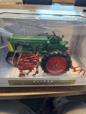 SpecCast Oliver Super 77 1/16 Scale Diecast Farm Tractor Replica With 2 Row Cult