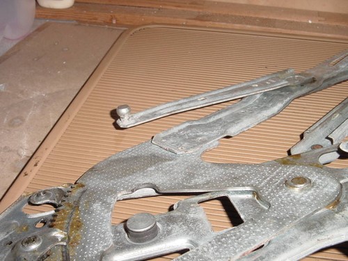 1997 - 2000 STRATUS,BREEZ,CIRRUS R/R Window REGULATOR - Picture 6 of 6