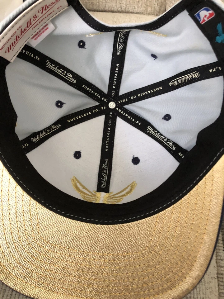 Mitchell&Ness Charlotte Hornets金色装饰帽 — 第 4/4 张图片
