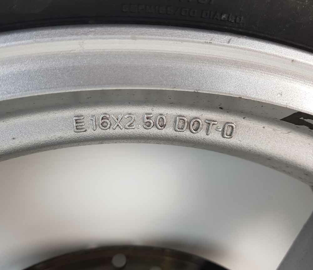 Foto 2 di 9