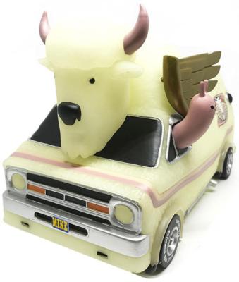 BISON VAN GID EDITION VINYL FIGURE VEHICLE BY JEREMY FISH X 3DRETRO