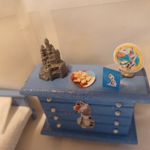 Lote de muebles en miniatura muñeco de nieve congelado Olaf alfombra de dormitorio - Imagen 4 de 12