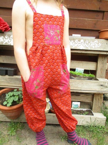 Kinder Hose Latzhose Hippie Stoff Mädchen Jungen bunt 8 J. 134 140 Handma Sommer - Bild 2 von 10